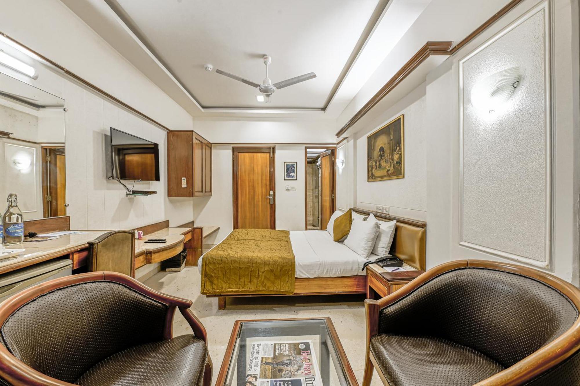 Regal Enclave Hotel Mumbai  Buitenkant foto