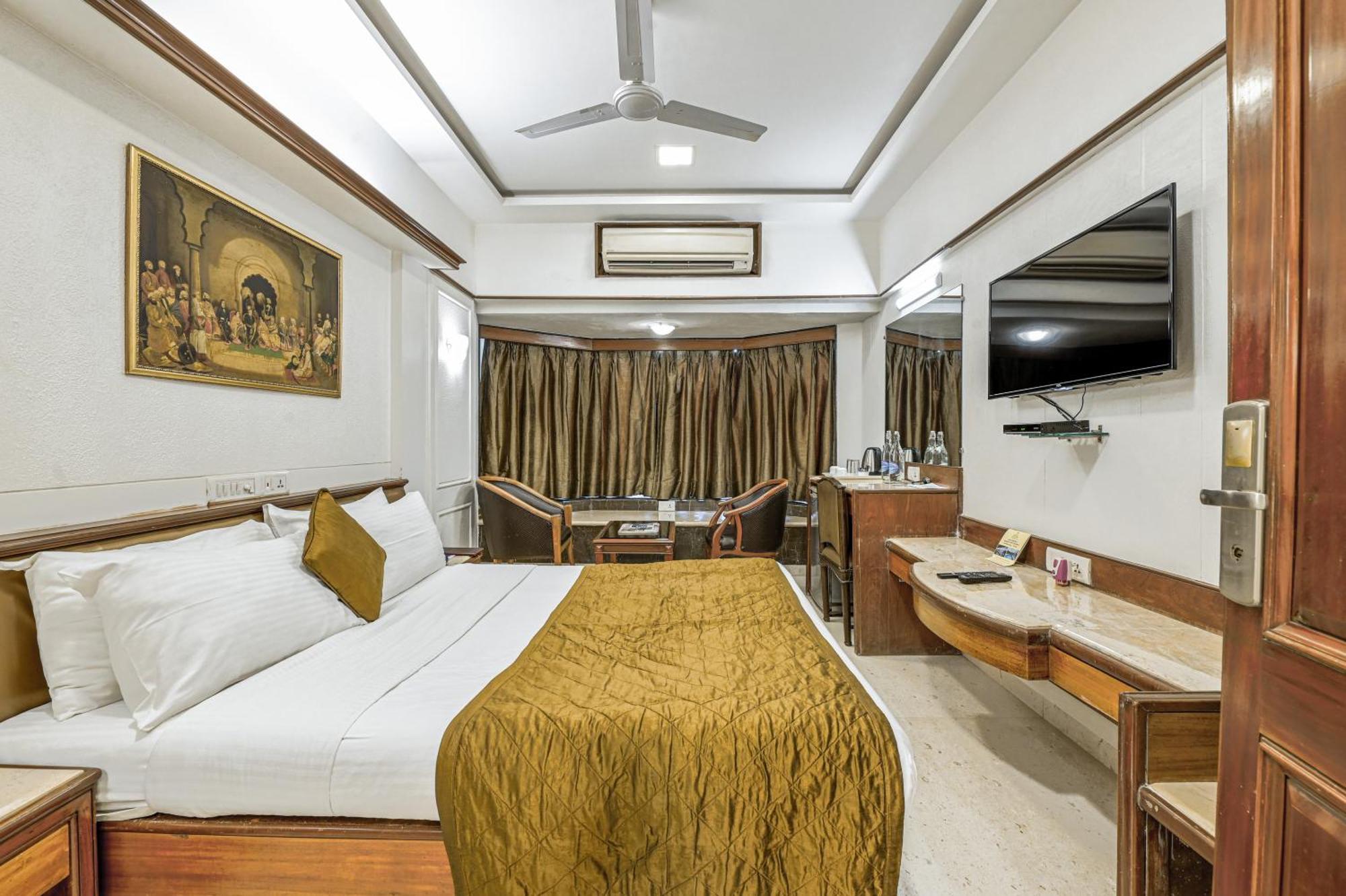 Regal Enclave Hotel Mumbai  Buitenkant foto
