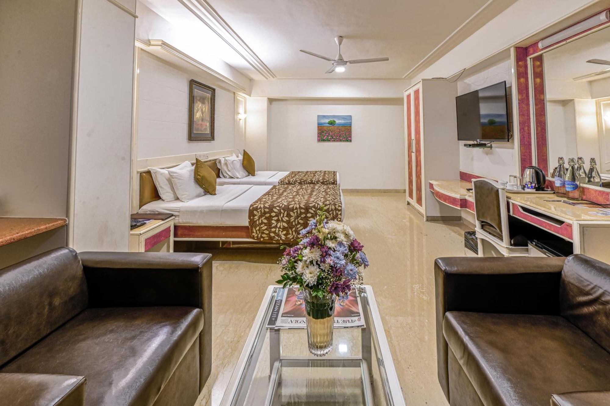 Regal Enclave Hotel Mumbai  Buitenkant foto