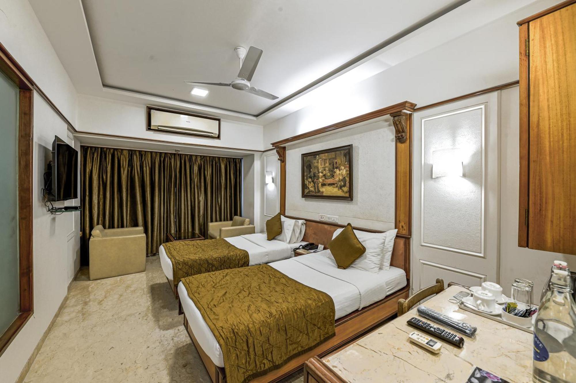 Regal Enclave Hotel Mumbai  Buitenkant foto