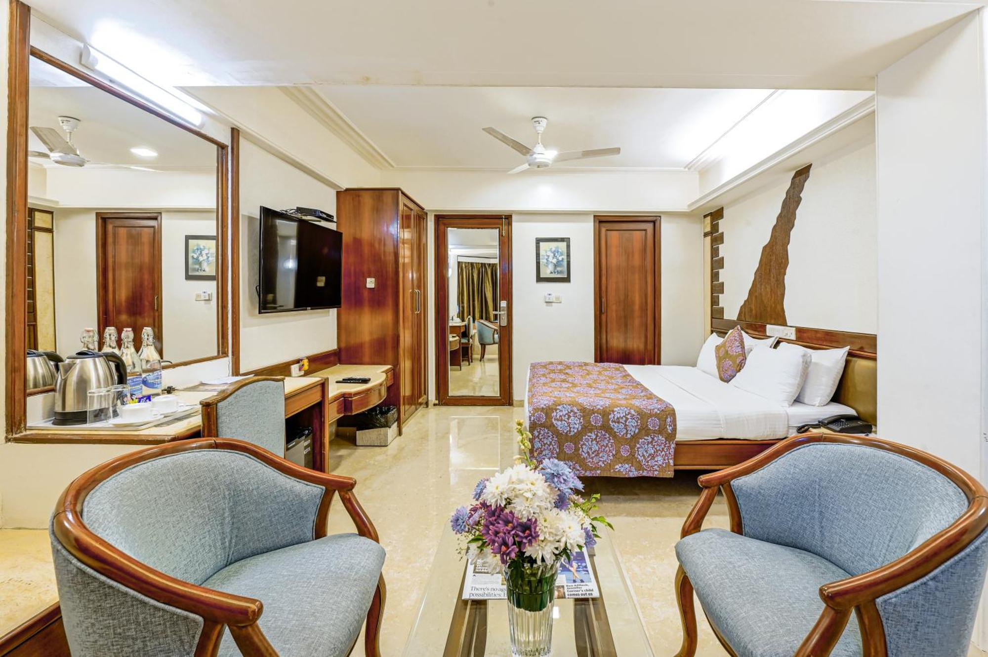Regal Enclave Hotel Mumbai  Buitenkant foto